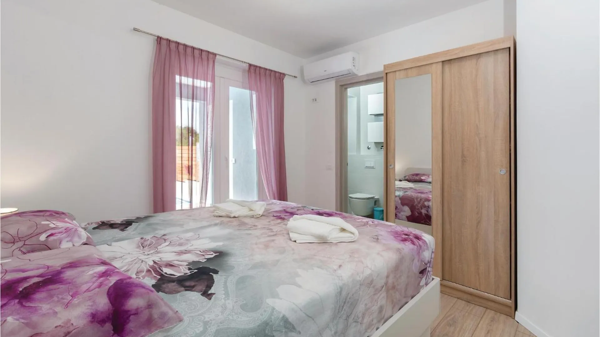 度假居 4 Bedroom Stunning Home In 普拉