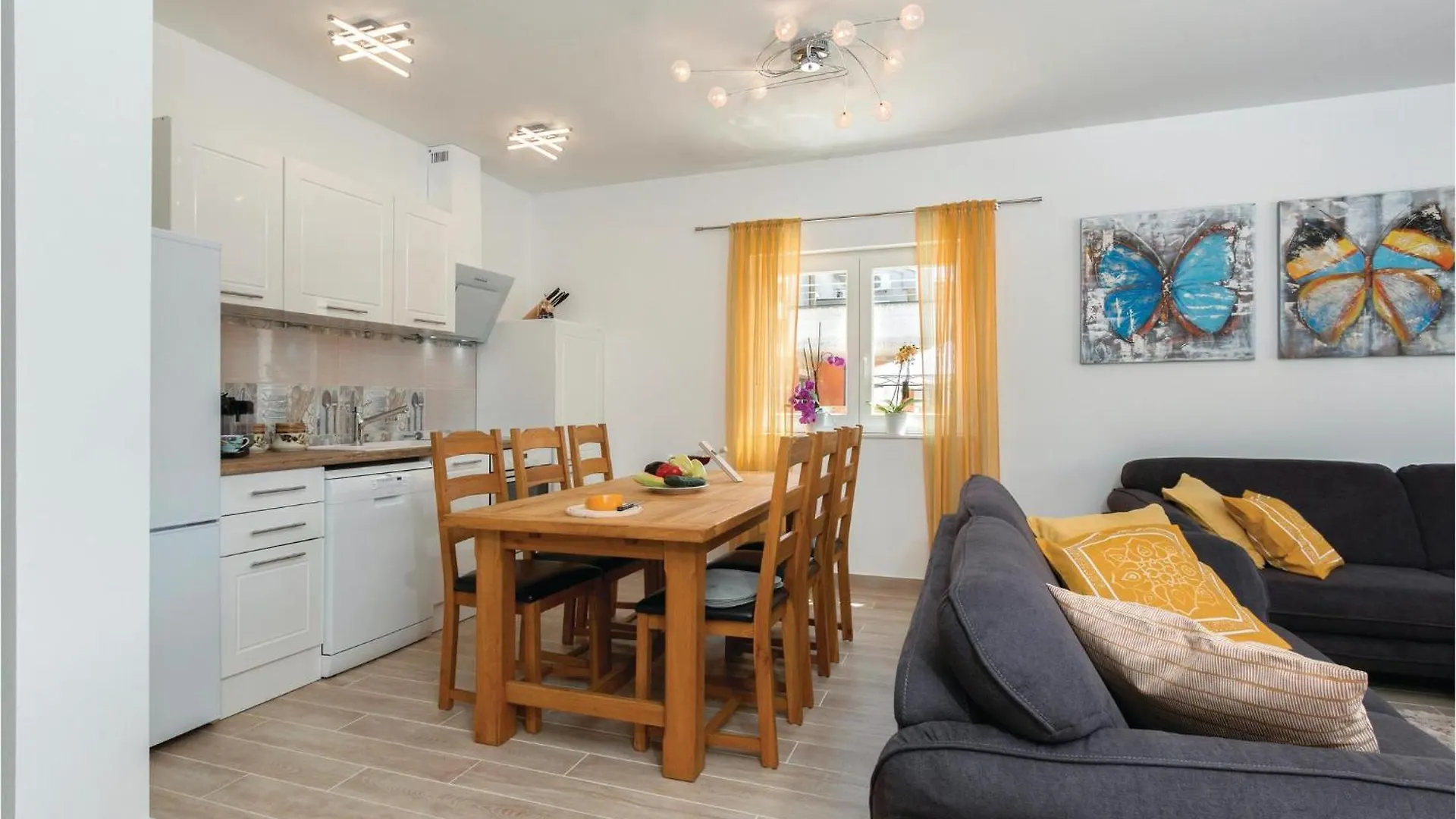 4 Bedroom Stunning Home In 普拉