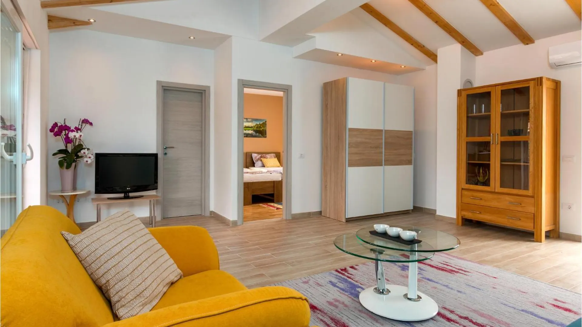 4 Bedroom Stunning Home In 普拉 0*,