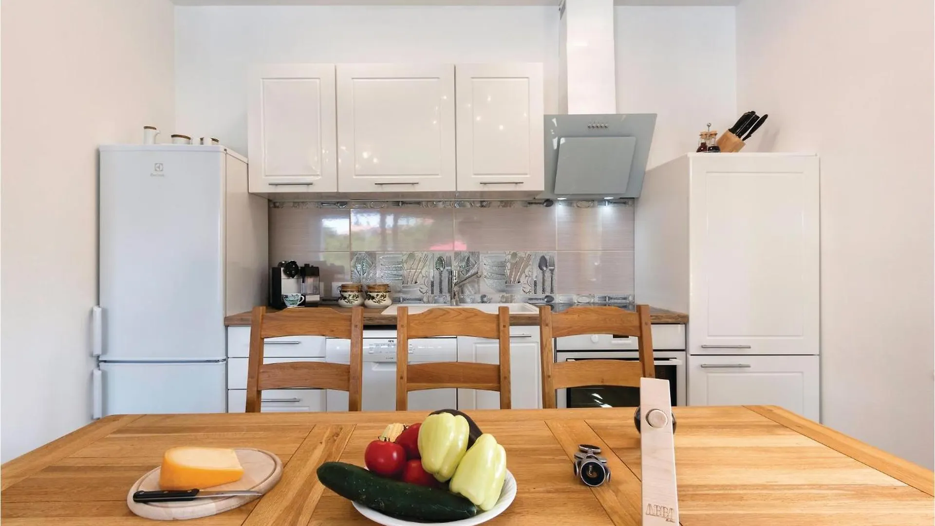 4 Bedroom Stunning Home In 普拉 度假居