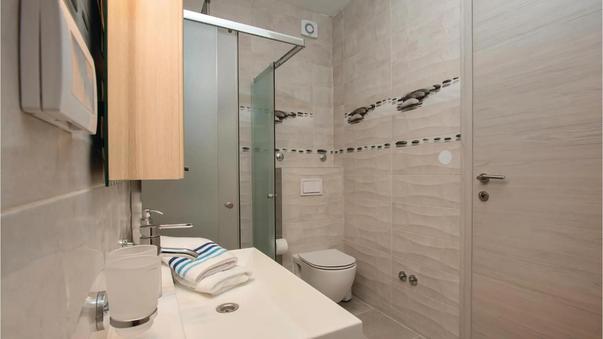 4 Bedroom Stunning Home In 普拉 0*,  克罗地亚