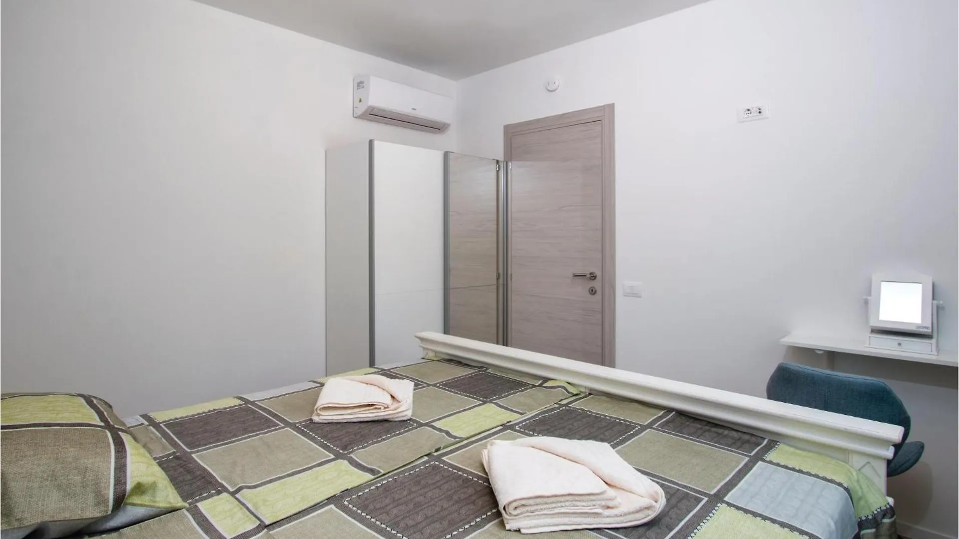 4 Bedroom Stunning Home In Pula Tatil Evi