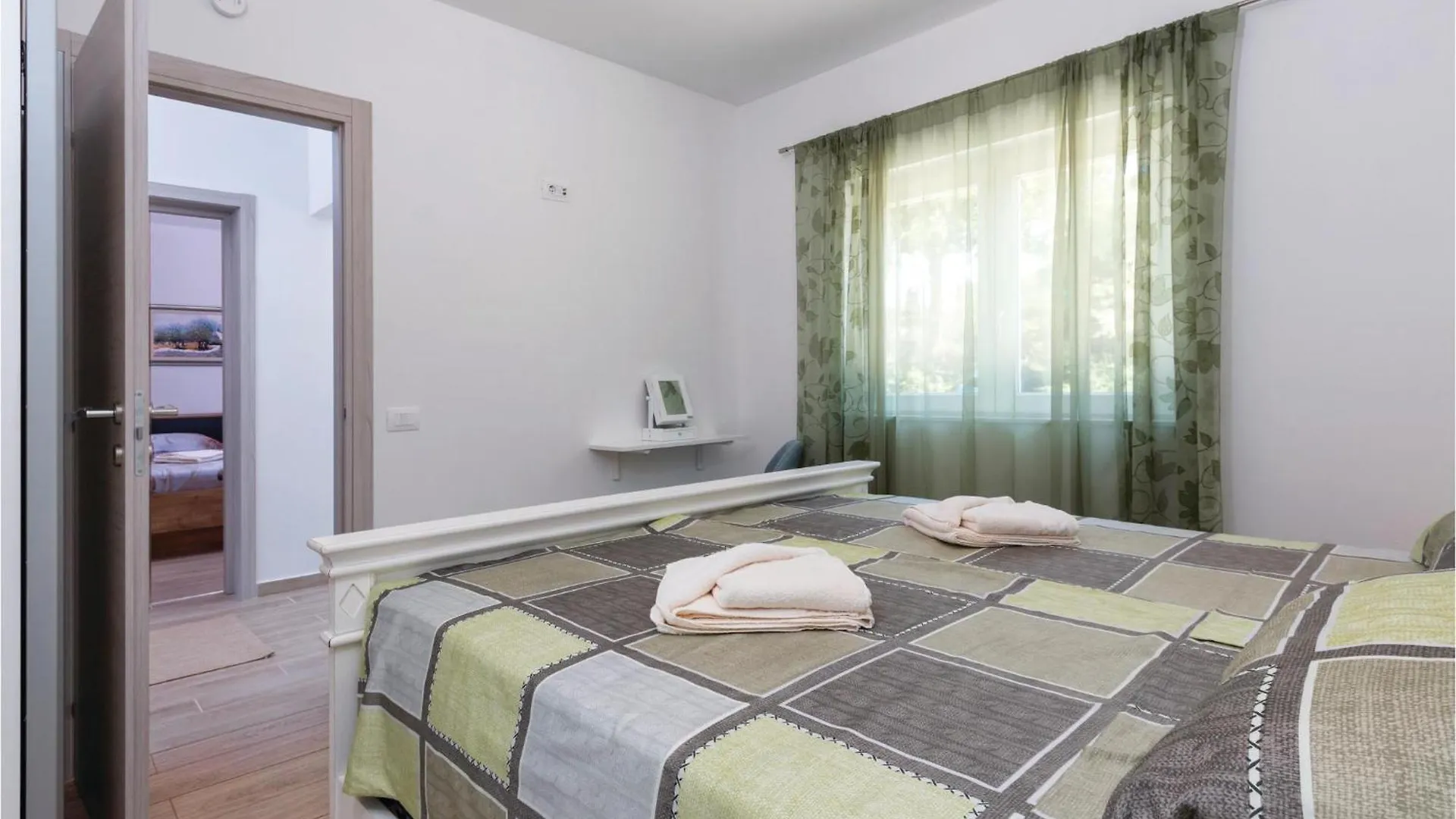 4 Bedroom Stunning Home In 普拉