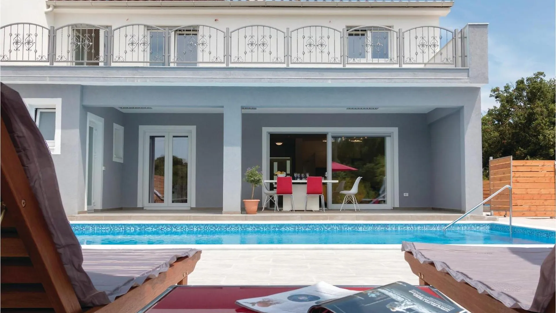 4 Bedroom Stunning Home In 普拉 克罗地亚