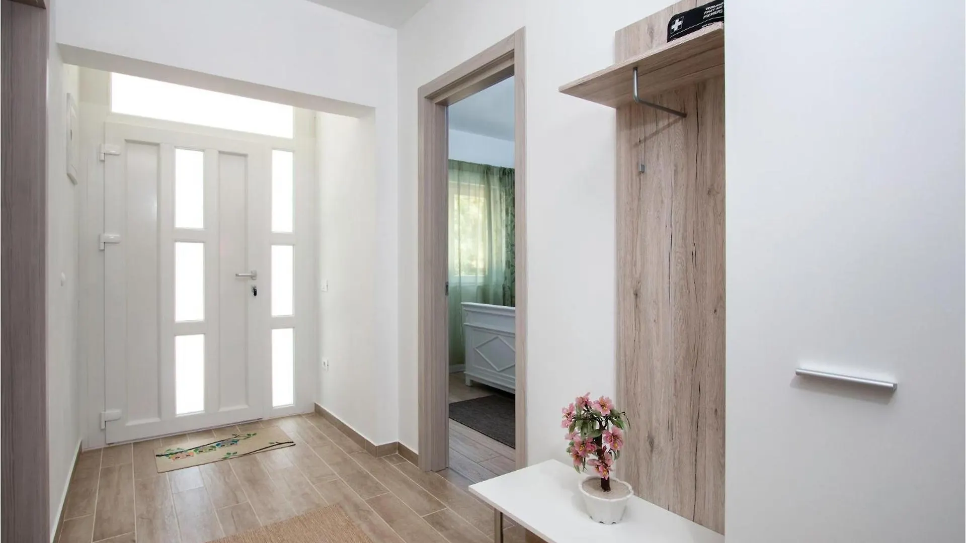 4 Bedroom Stunning Home In Pula Tatil Evi